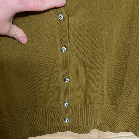 Lands’ End size large petite olive green v-neck gemstone button down cardigan - Picture 2 of 7